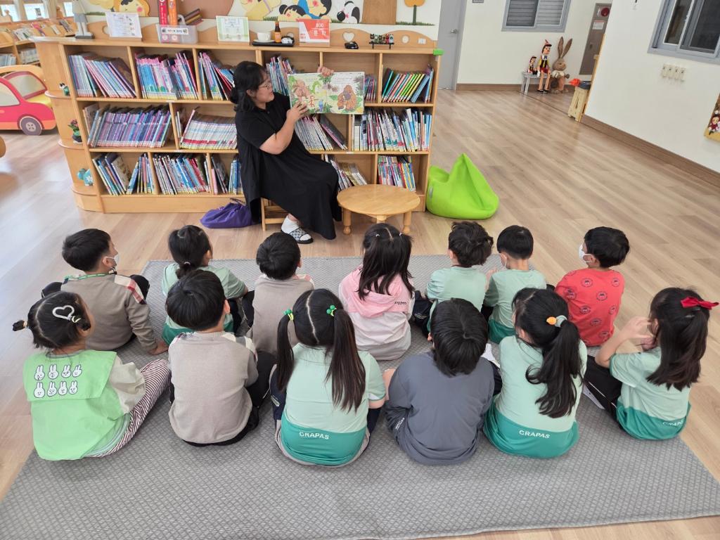 10월 책 읽어주는 엄마 아빠(산들1,2반, 샘물반)